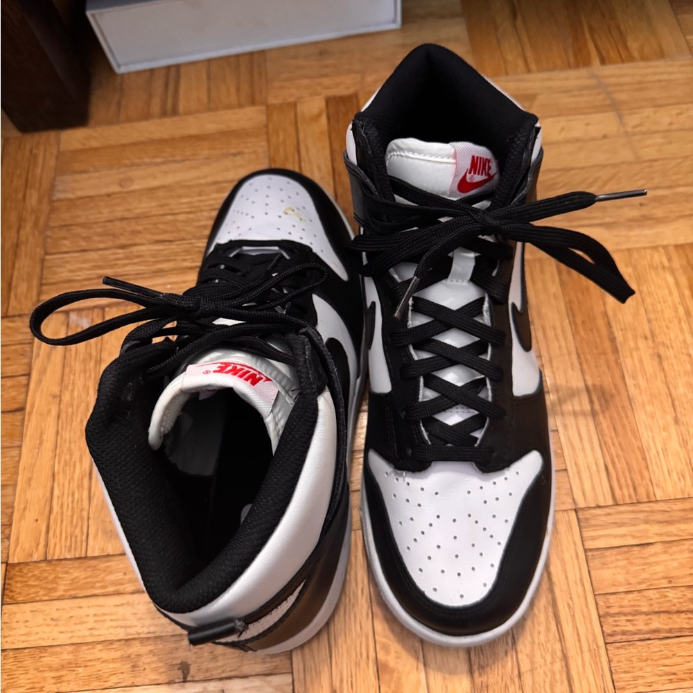 Nike Panda Sneakers